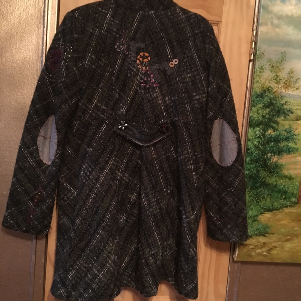 Coat - Picture 5 of 8